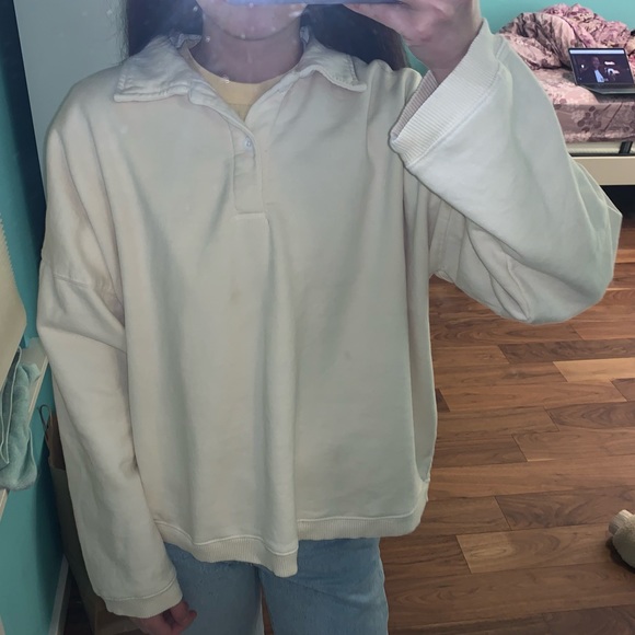 brandy melville archer sweatshirt